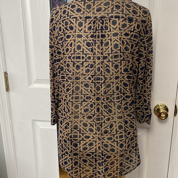 Tops - Picture 2 of 5